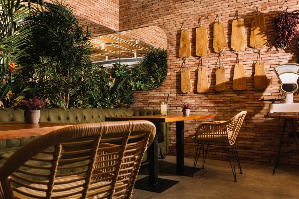 Revolutionize your restaurant with Resv 1 Revolutionize your restaurant with Resv